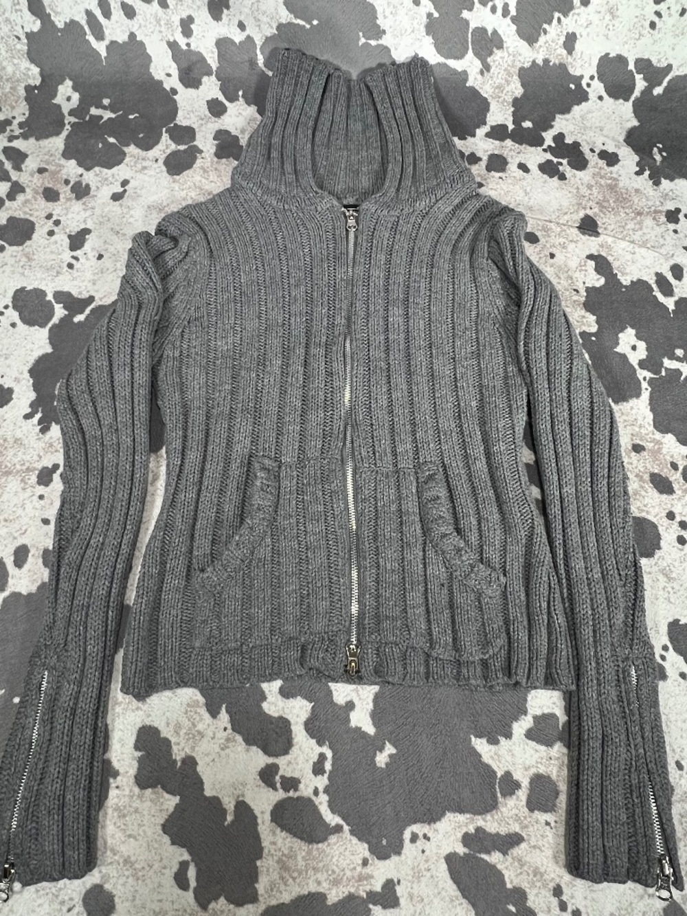TEMPER Women'S Sweater. sz.S Grey color.